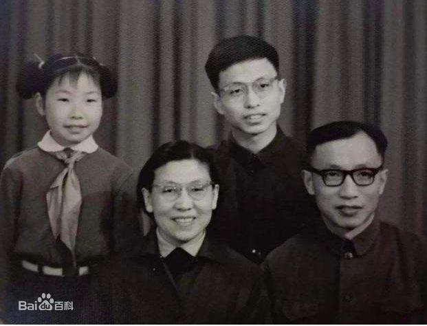 イータン・チャンの家族