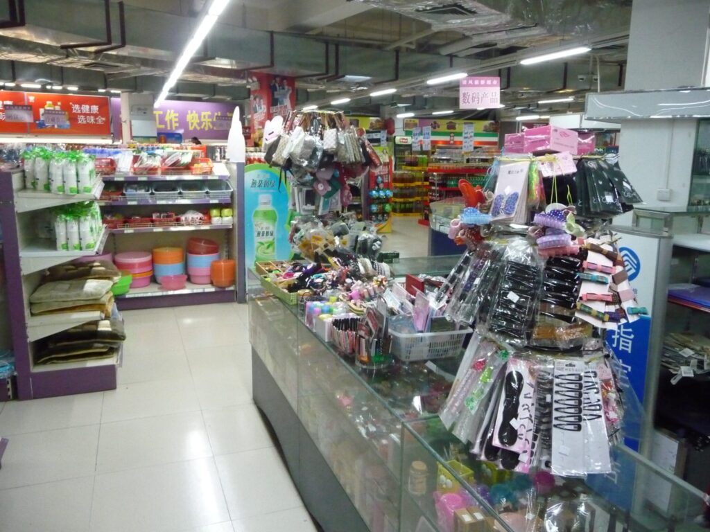 清華大学内の売店風景の写真