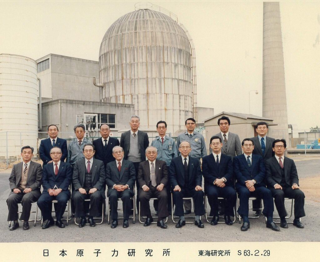 向坊先生原研視察